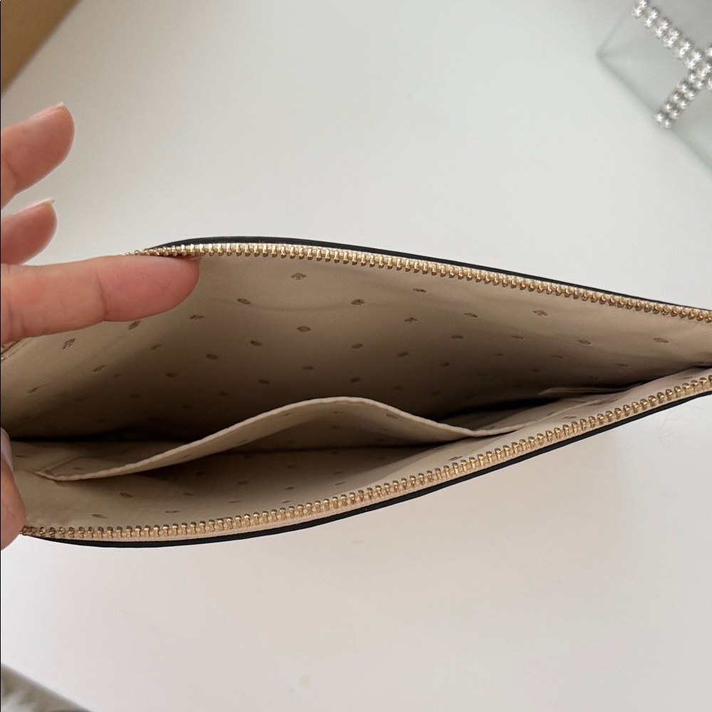 Kate Spade Lemon Beige Wristlet Clutch Bag - Picture 4 of 5